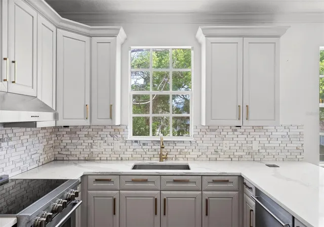 5th image of 2605 Espana Ct, Tampa, FL 33609 | MLS# TB8537564