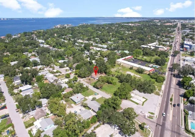 3rd image of 839 42Nd St, Sarasota, FL 34234 | MLS# A4702617