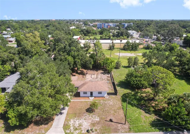 Photo 3 of Single family home for sale at 839 42nd Street, Sarasota, FL 34234 | MLS# A4702617 | Listing updated on 2026-10-02