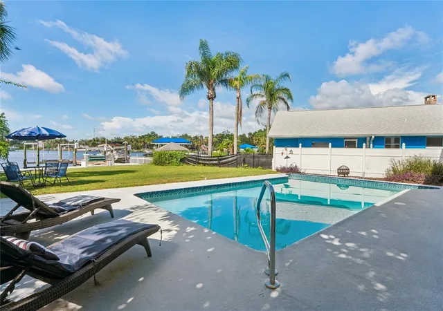 4th image of 5531 Manatee Point Dr, New Port Richey, FL 34652 | MLS# W7888443