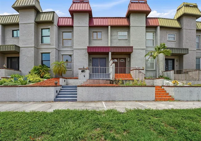 3rd image of 170 E Davis Blvd, Tampa, FL 33606 | MLS# O6432468