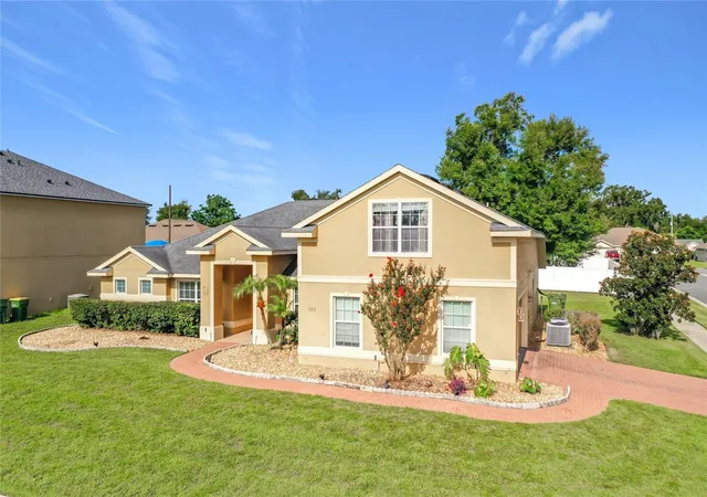 2nd image of 301 Ashton Woods Ln, Leesburg, FL 34748 | MLS# G5116305