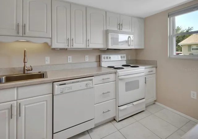4th image of 202 Elmwood Ave #330, Deland, FL 32724 | MLS# V4950657