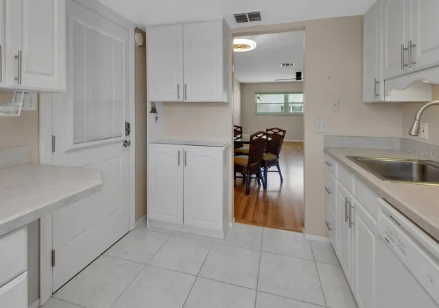 5th image of 202 Elmwood Ave #330, Deland, FL 32724 | MLS# V4950657