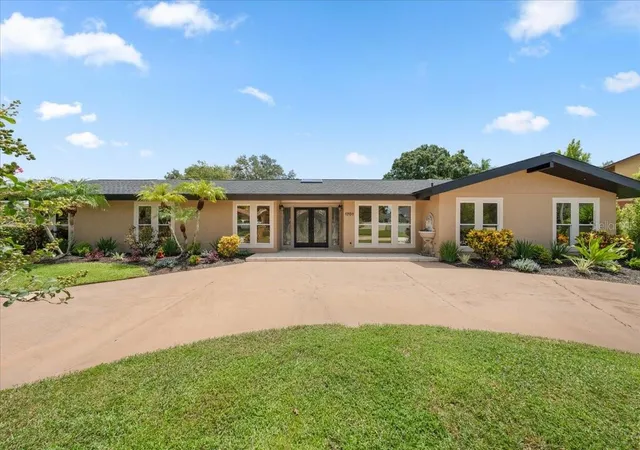 2nd image of 1701 Allens Creek Dr, Clearwater, FL 33764 | MLS# TB8537676
