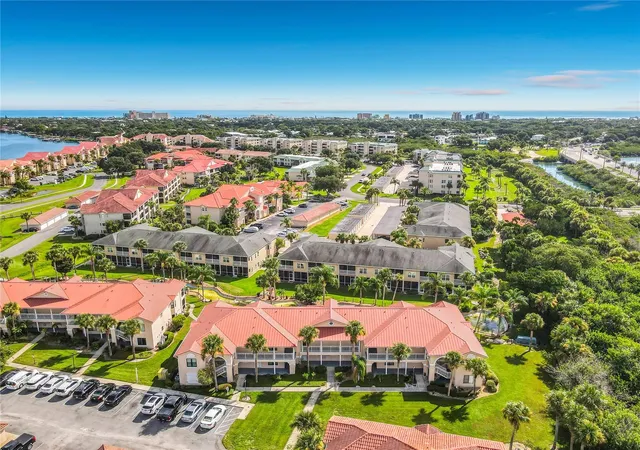 2nd image of 404 Bouchelle Dr, NEW SMYRNA BEACH, FL 32169