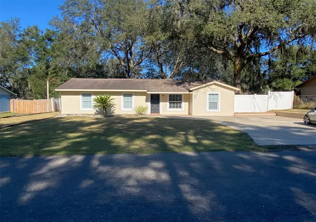 Photo 1 of Single family home for sale at 11585 Se 129th Lane, Ocklawaha, FL 32179 | MLS# G5116311 | Listing updated on 2026-08-19