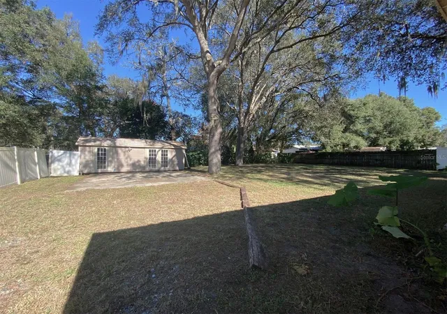 Photo 3 of Single family home for sale at 11585 Se 129th Lane, Ocklawaha, FL 32179 | MLS# G5116311 | Listing updated on 2026-08-19