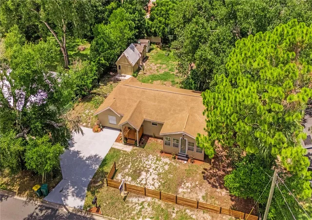 5th image of 305 S Rossiter St, Mount Dora, FL 32757 | MLS# V4950661