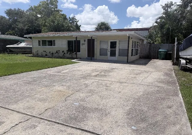 3rd image of 2209 Euclid Cir S, Clearwater, FL 33764 | MLS# TB8537733