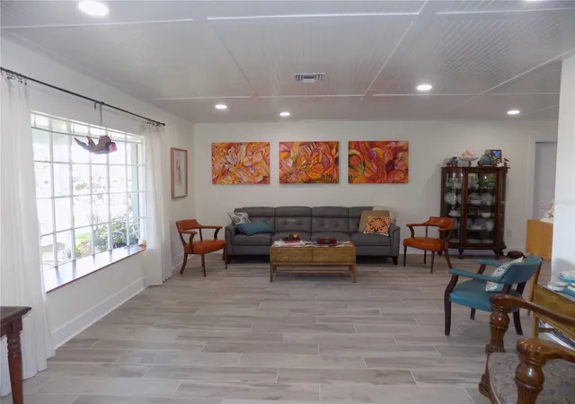 5th image of 1874 Wateroak Dr W, Clearwater, FL 33764 | MLS# TB8537735