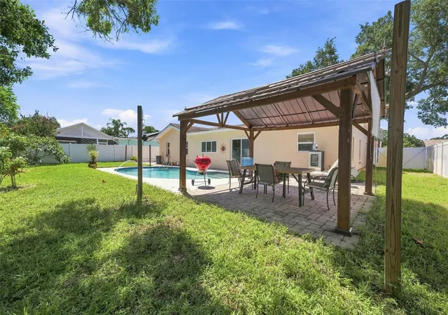 49th image of 2069 Kingfisher Dr, Palm Harbor, FL 34683 | MLS# TB8537740