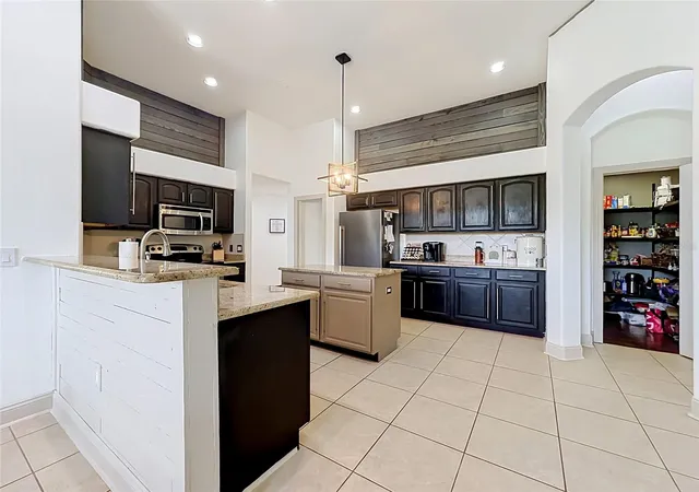 2nd image of 5846 Bent Grass Dr, Valrico, FL 33596 | MLS# A4702653