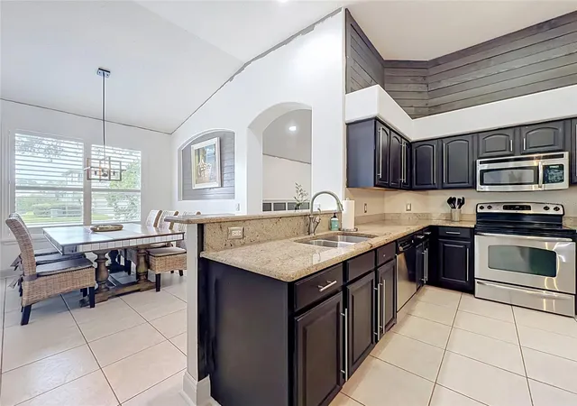 5th image of 5846 Bent Grass Dr, Valrico, FL 33596 | MLS# A4702653