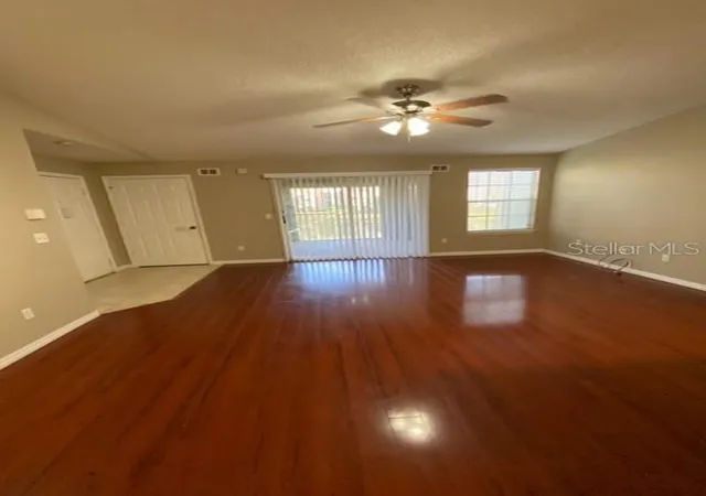Photo 4 of Condo for sale at 5028 Park Central Dr #2128, Orlando, FL 32839 | MLS# O6432551 | Listing updated on 2026-08-20