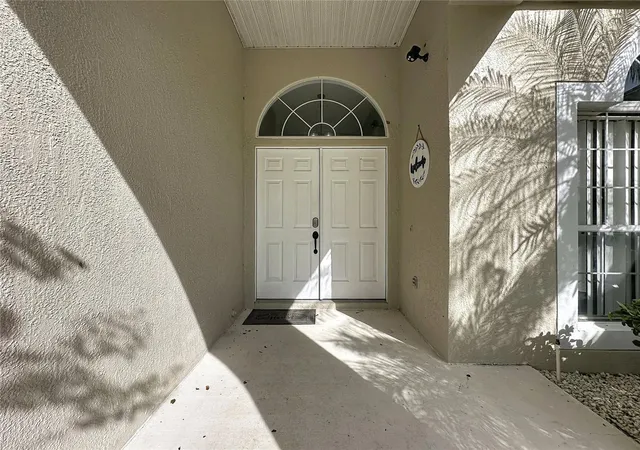 3rd image of 2216 Mallory Cir, Haines City, FL 33844 | MLS# S5155413