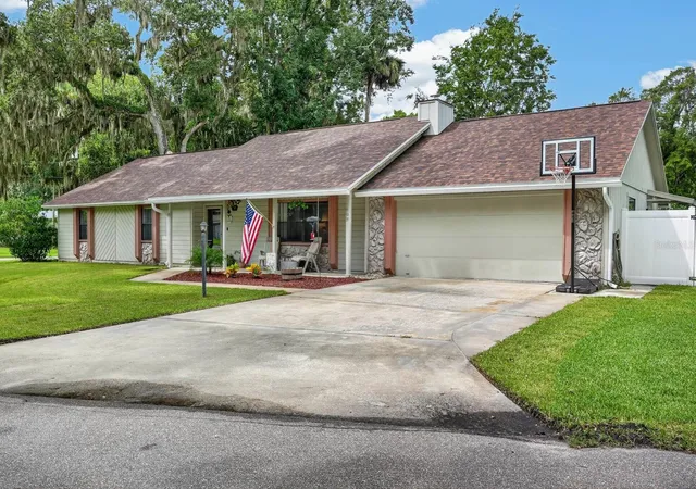 2nd image of 105 Eddy Ln, Port Orange, FL 32129 | MLS# V4950666