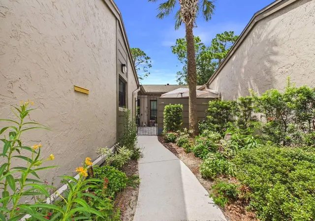 2nd image of 407 Meadowood Blvd, Fern Park, FL 32730 | MLS# O6432557