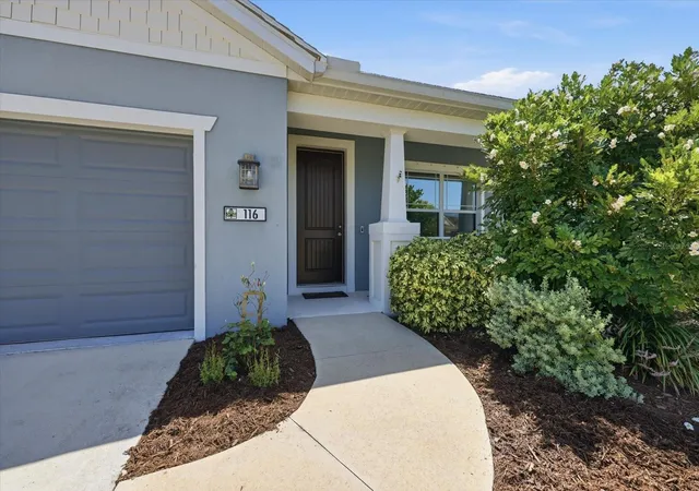 Photo 3 of Single family home for sale at 116 Avens Dr, Nokomis, FL 34275 | MLS# N6145324 | Listing updated on 2026-08-22