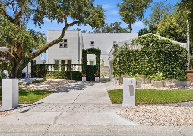4th image of 2701 Chambray Ln, Tampa, FL 33611 | MLS# TB8537763