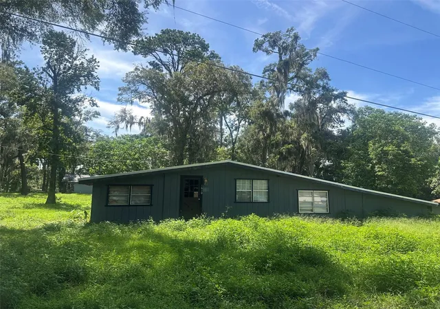 1st image of 1610 Ne 14th Ave, Ocala, FL 34470 | MLS# OM730143