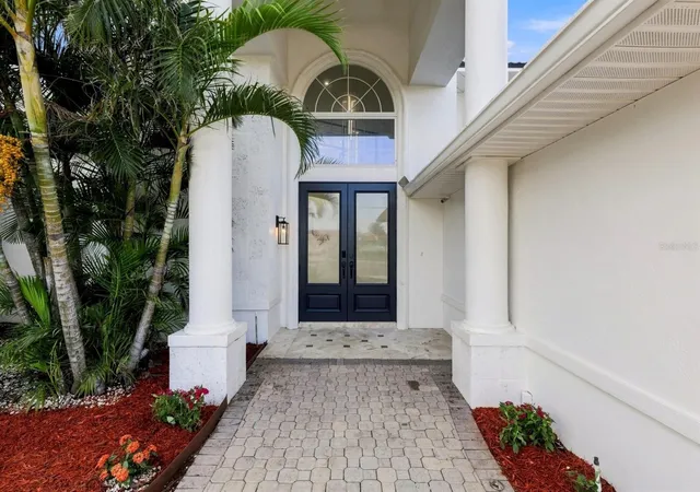 5th image of 461 Palm Is Ne, Clearwater Beach, FL 33767 | MLS# TB8537798