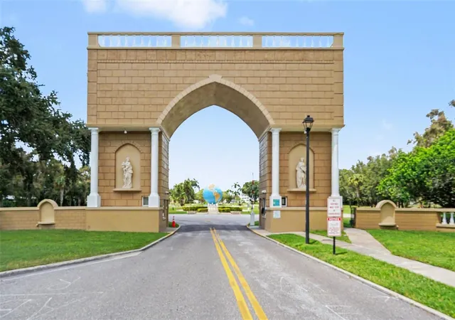 2nd image of 2459 Columbia Dr, CLEARWATER, FL 33763