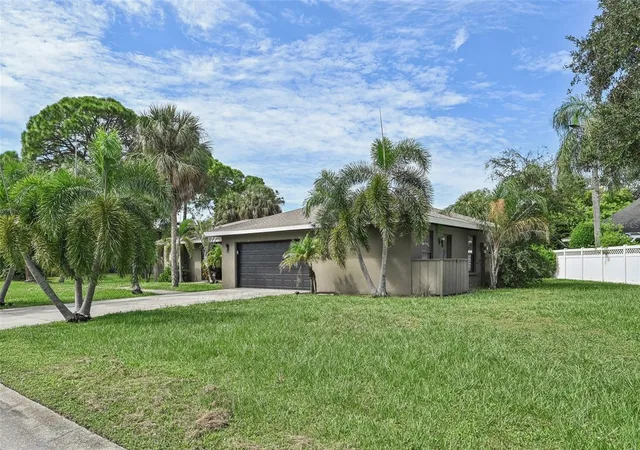 Photo 2 of Single family home for sale at 6106 45th Street W, Bradenton, FL 34210 | MLS# A4702670 | Listing updated on 2026-09-04