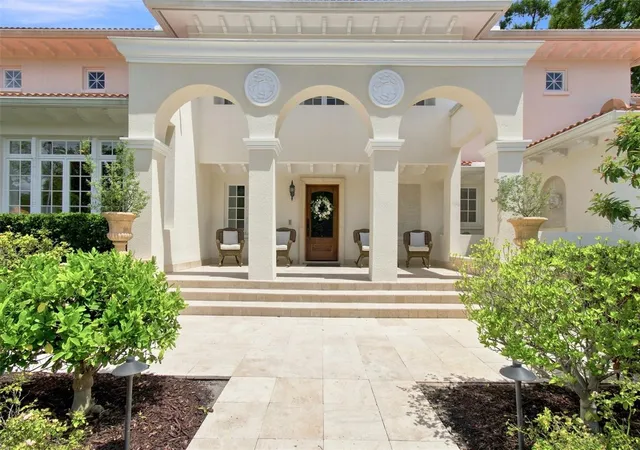 3rd image of 4537 W Swann Ave, Tampa, FL 33609 | MLS# TB8537819