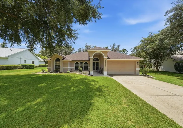 1st image of 10102 Silver Bluff Dr, Leesburg, FL 34788 | MLS# G5116323