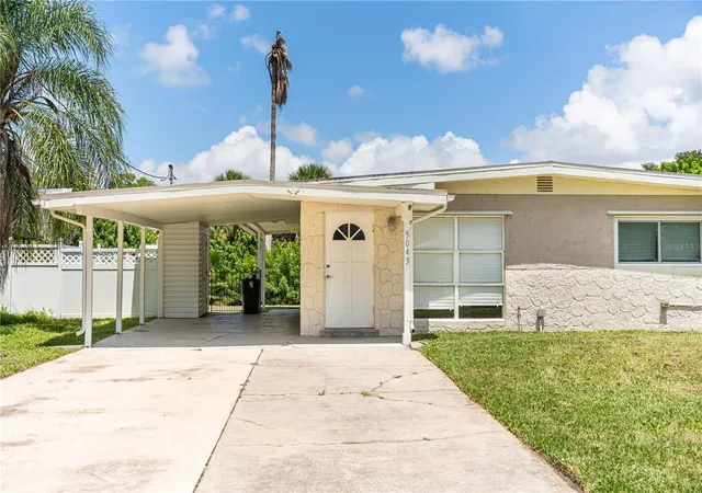 Photo 1 of Single family home for sale at 5043 Osprey Ln, New Port Richey, FL 34652 | MLS# TB8537827 | Listing updated on 2026-08-19