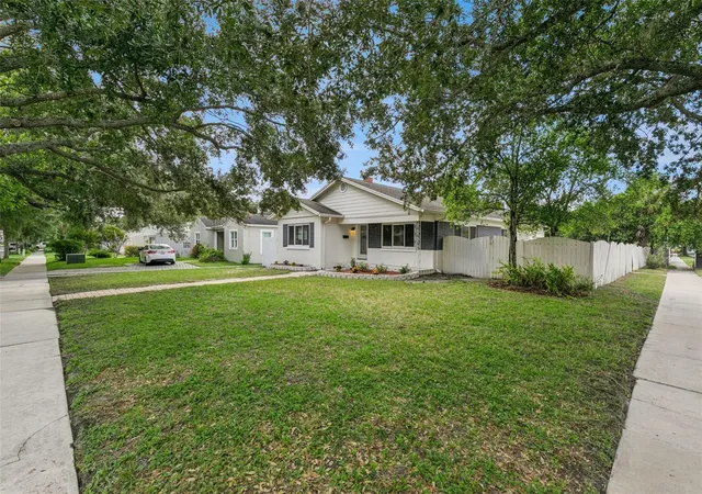 2nd image of 1652 Berkshire Ave, Winter Park, FL 32789 | MLS# O6432617