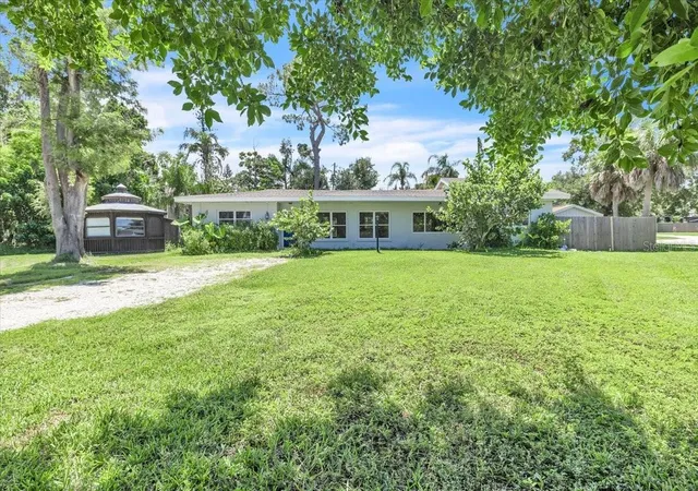 1st image of 807 Lucille Ave, Nokomis, FL 34275 | MLS# C7529474