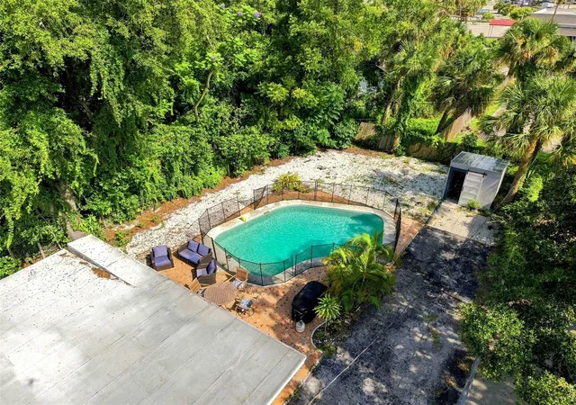5th image of 1003 Patterson Dr, Sarasota, FL 34234 | MLS# A4702687