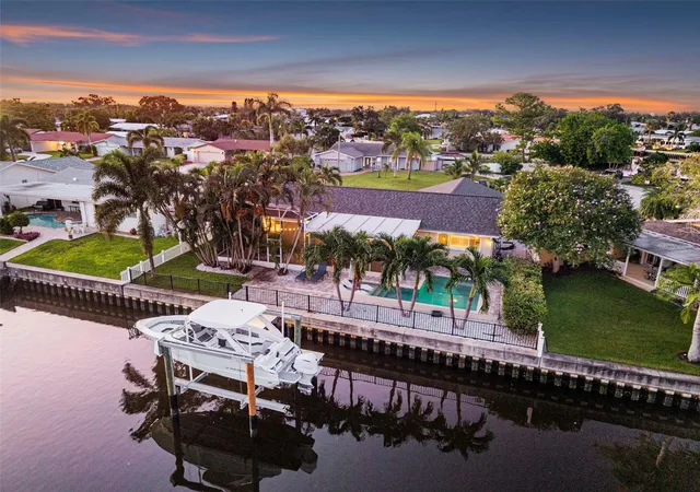 Photo 1 of Sale Pending at 1472 47th Avenue Ne, Saint Petersburg, FL 33703 | MLS# TB8537870 | Listing updated on 2026-08-26