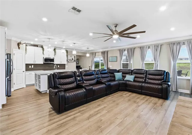 3rd image of 10007 Dolphin Gull Cir, Thonotosassa, FL 33592 | MLS# TB8537872