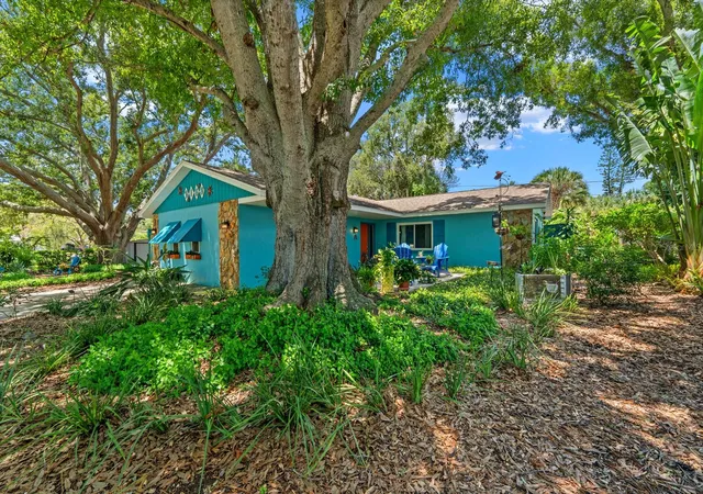4th image of 2159 Barcelona Way, Saint Petersburg, FL 33712 | MLS# TB8537885