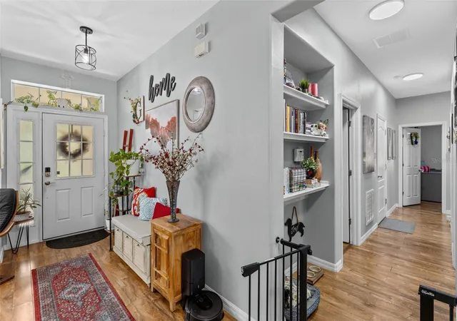 Photo 4 of Single family home for sale at 8126 Crushed Pepper Ave, Orlando, FL 32817 | MLS# O6432694 | Listing updated on 2026-08-25