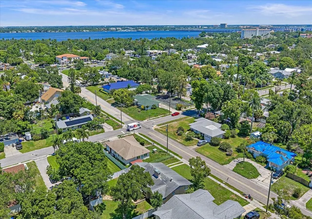 45th image of 710 26th St W, Bradenton, FL 34205 | MLS# A4702698