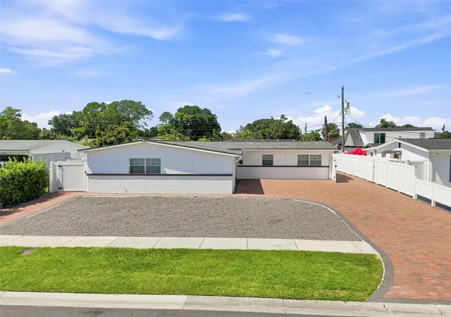 Photo 3 of Single family home for sale at 6033 Ambassador Dr, Tampa, FL 33615 | MLS# TB8537925 | Listing updated on 2026-08-28