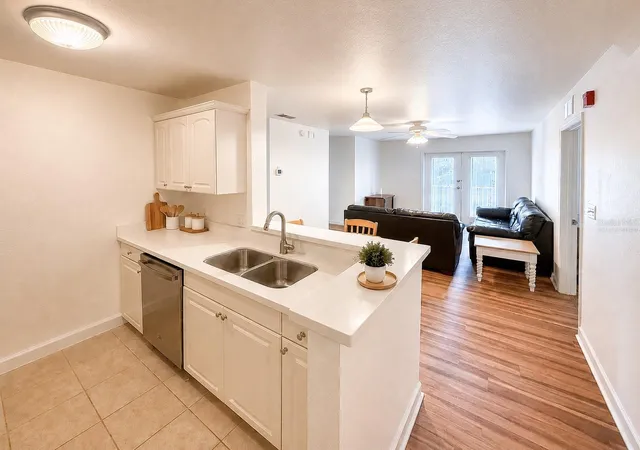 4th image of 835 Sw 9Th St #210, Gainesville, FL 32601 | MLS# GC542663
