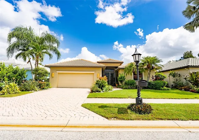 2nd image of 2557 Marblehead Dr, Sarasota, FL 34231 | MLS# TB8537962