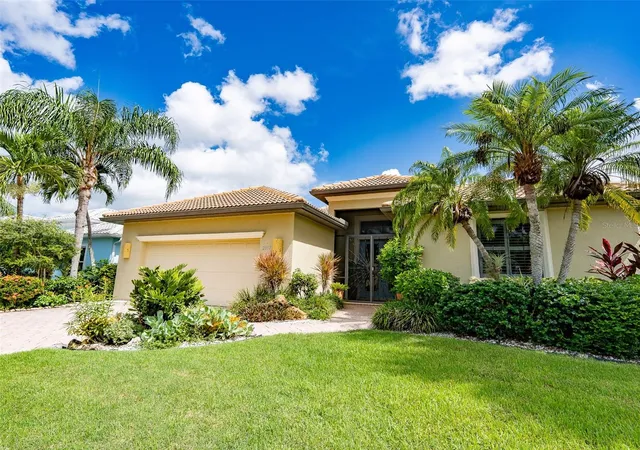 4th image of 2557 Marblehead Dr, Sarasota, FL 34231 | MLS# TB8537962
