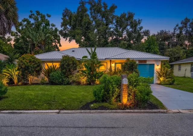 1st image of 1417 19th St W, Bradenton, FL 34205 | MLS# A4702719