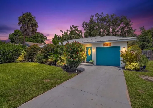 2nd image of 1417 19th St W, Bradenton, FL 34205 | MLS# A4702719