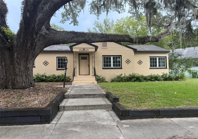 1st image of 1200 Sunshine Ave, Leesburg, FL 34748 | MLS# O6432772