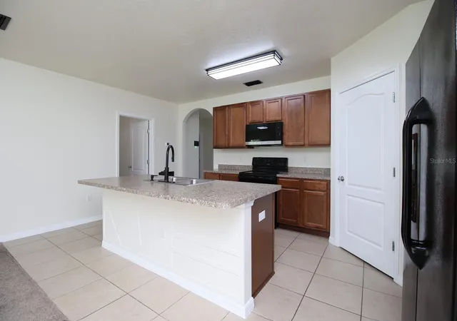 Photo 4 of Single family home for sale at 3238 Byp Bay Dr, Lakeland, FL 33811 | MLS# O6432774 | Listing updated on 2026-09-21