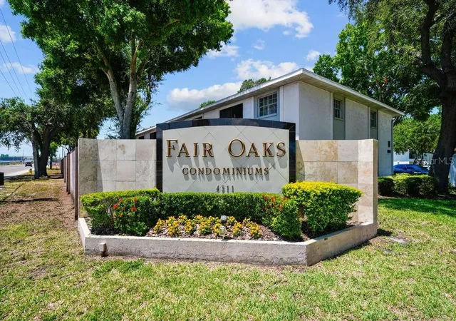 4th image of 3810 Oak Dr, TAMPA, FL 33611