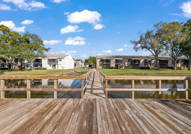51st image of 3810 Oak Dr #N11, Tampa, FL 33611 | MLS# TB8537987