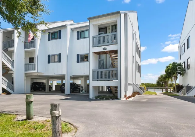 2nd image of 819 Bahia Del Sol Dr #A, Ruskin, FL 33570 | MLS# TB8537993